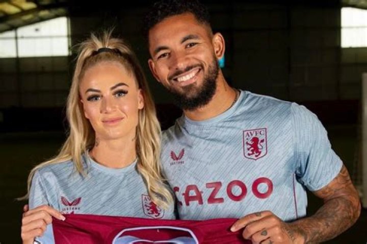 Alisha Lehmann Religion: Is Douglas Luiz Partner Lesbian? Alisha Lehmann partner