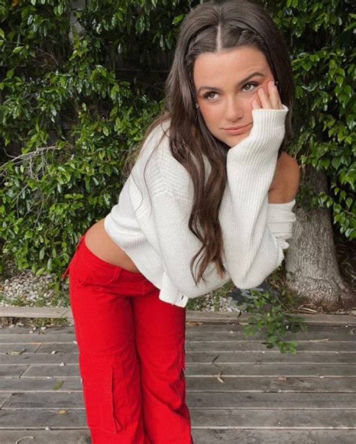 Ashley Hunter Denoyelles