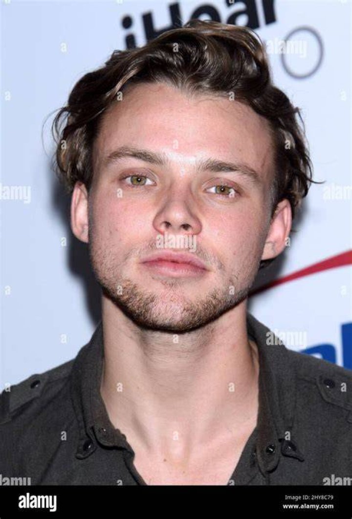 Ashton Irwin philanthropy