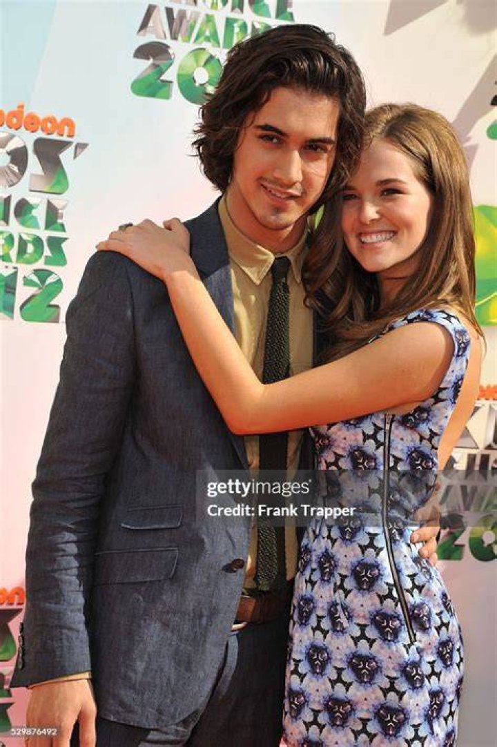 AvanJogia ZoeyDeutch