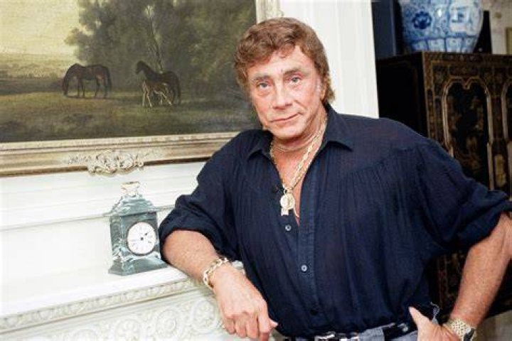 bob guccione philanthropic activities