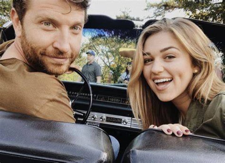 Brett Eldredge and Sadie Robertson