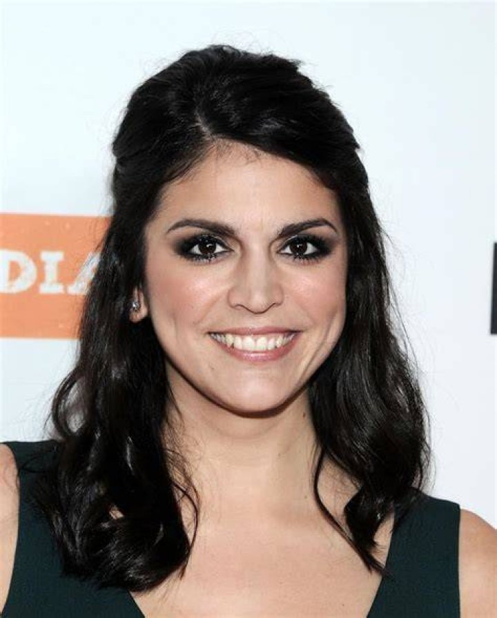 Cecily Strong bio