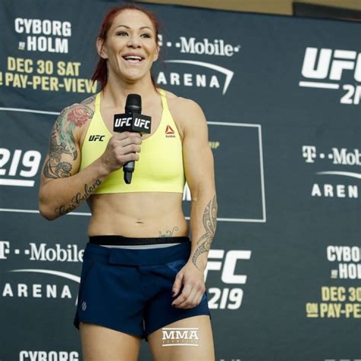 Cris Cyborg Fighting Style