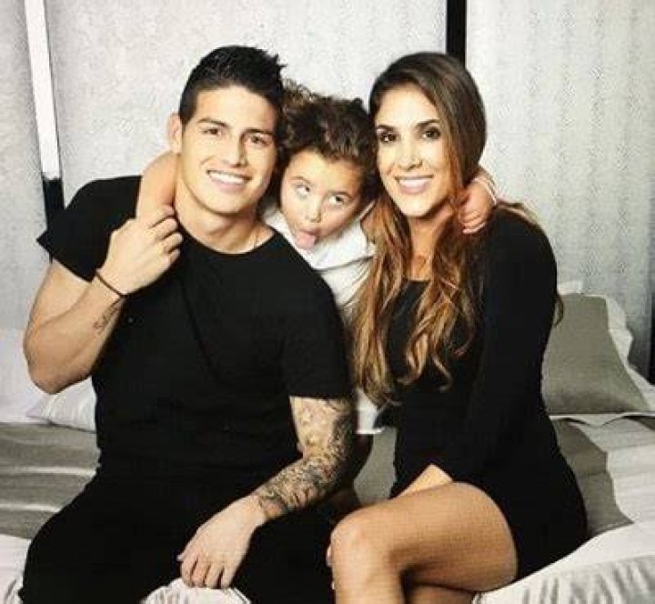 Daniela Ospina photographed with her ex-husband James Rodriguez and their child Solome Rodriguez Ospina