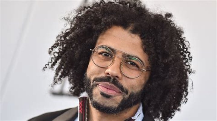 Daveed Diggs' parents are Dountes Diggs, who is African American, and Barbara Needell, who is Jewish