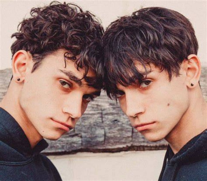 Dobre Twins T-Shirt Dobre Twins T-Shirt