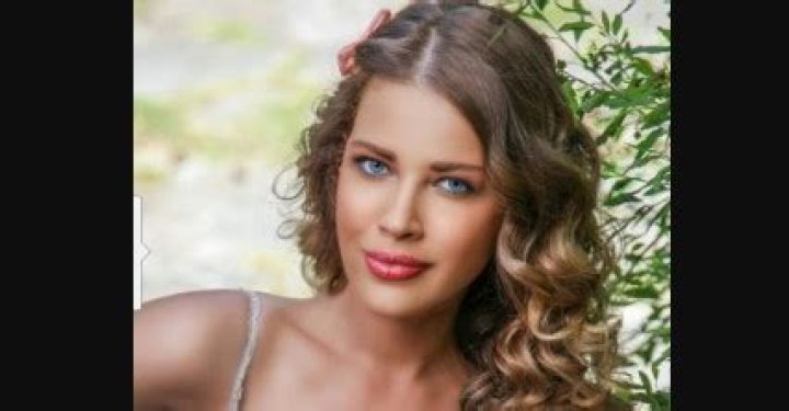 Esra Sonmezer