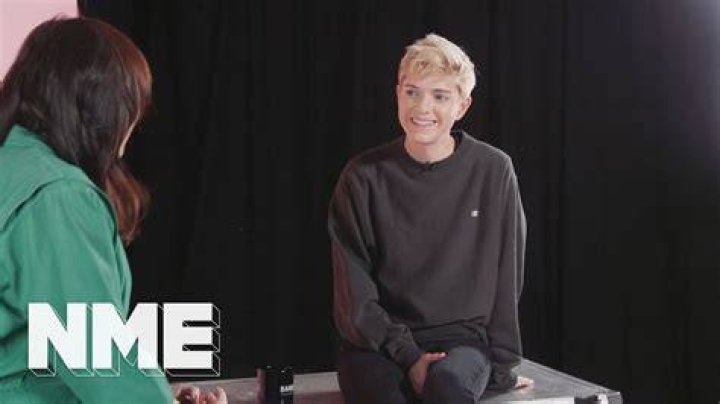 Feel Good comedian Mae Martin: &lsquo;Getting laughs is not the same as therapy&rsquo;