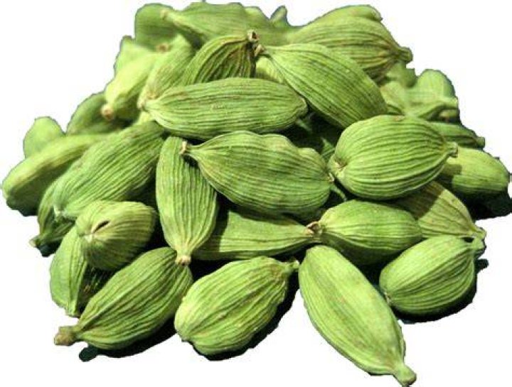 green cardamom image green cardamom image