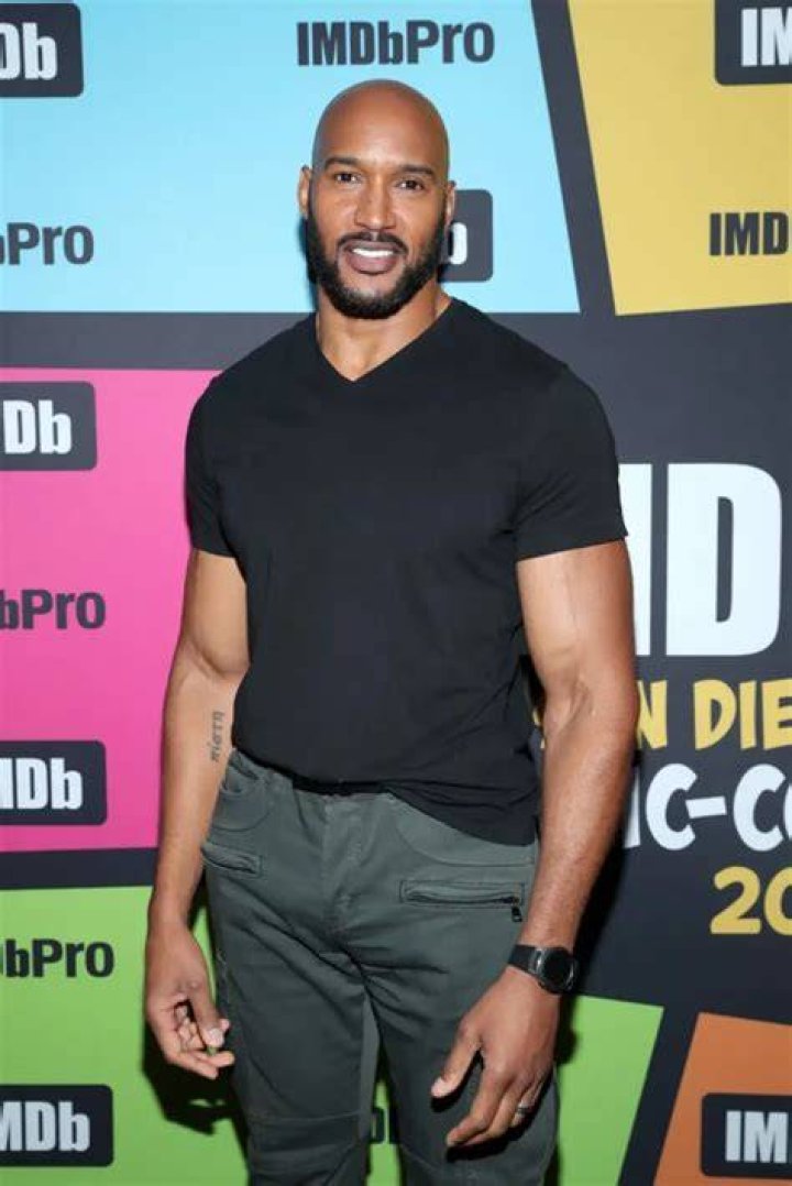 henry simmons education