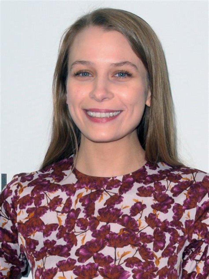 Isabelle McNally Isabelle McNally