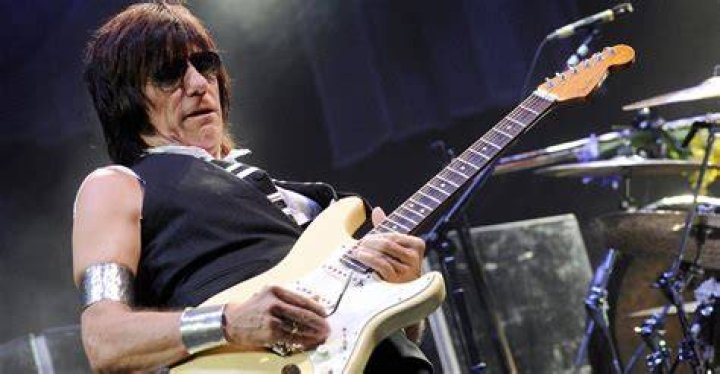 Jeff Beck performing live Jeff Beck performing live