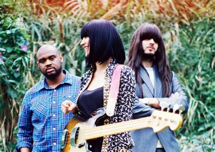 Khruangbin's Photo