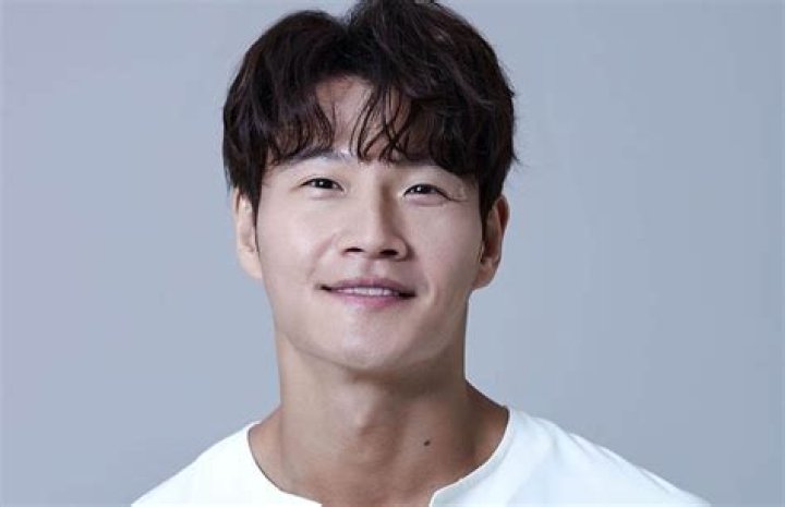 Kim Jong Kook responds to Greg Doucette's steroids accusation.