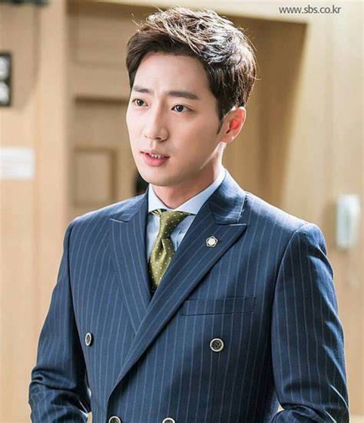Lee Sang Yeob