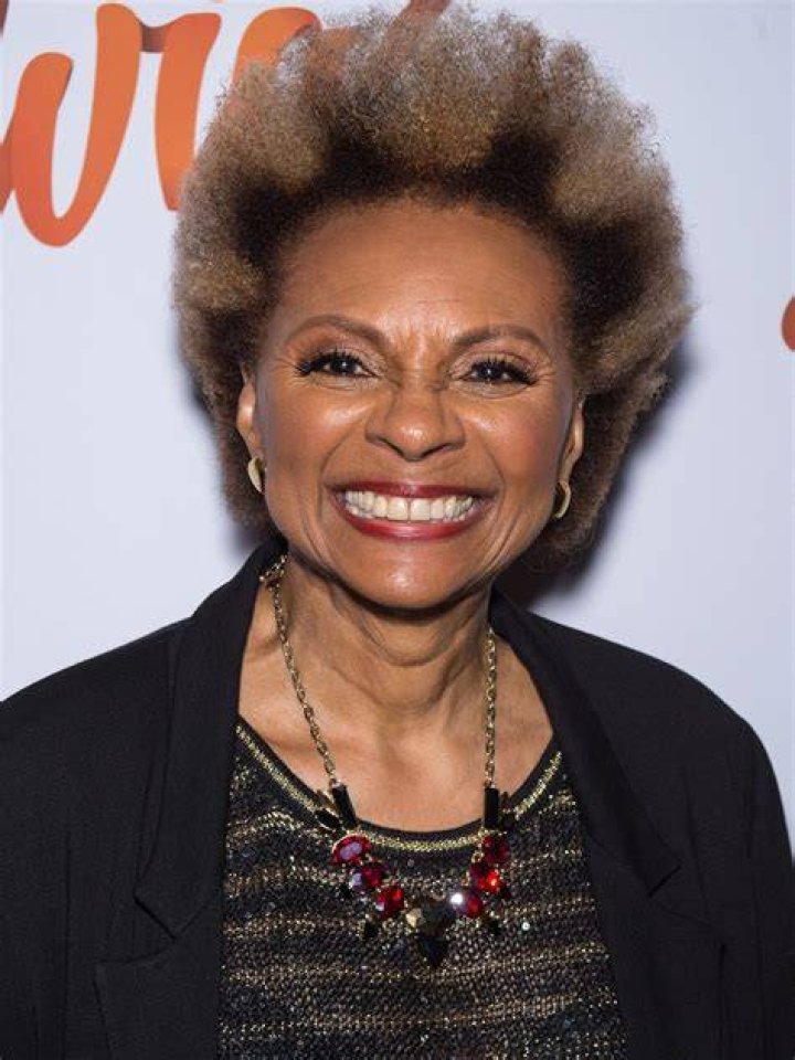 Leslie Uggams Height