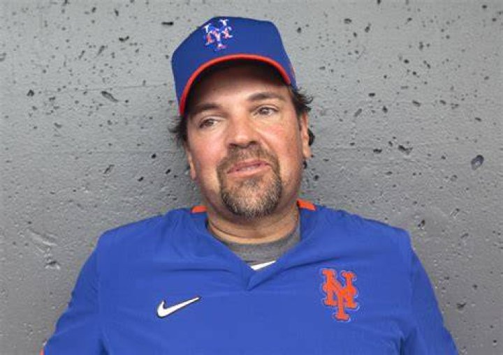 mike piazza social media