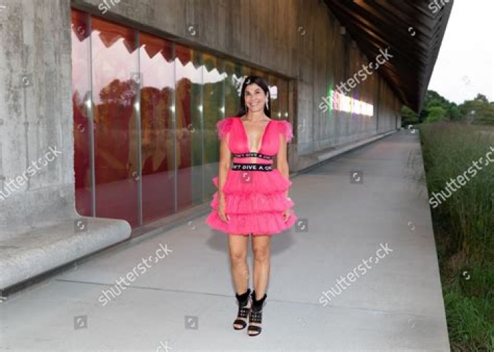 Noelle-Nikpour