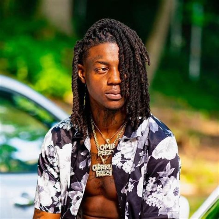 Omb Peezy's Photo