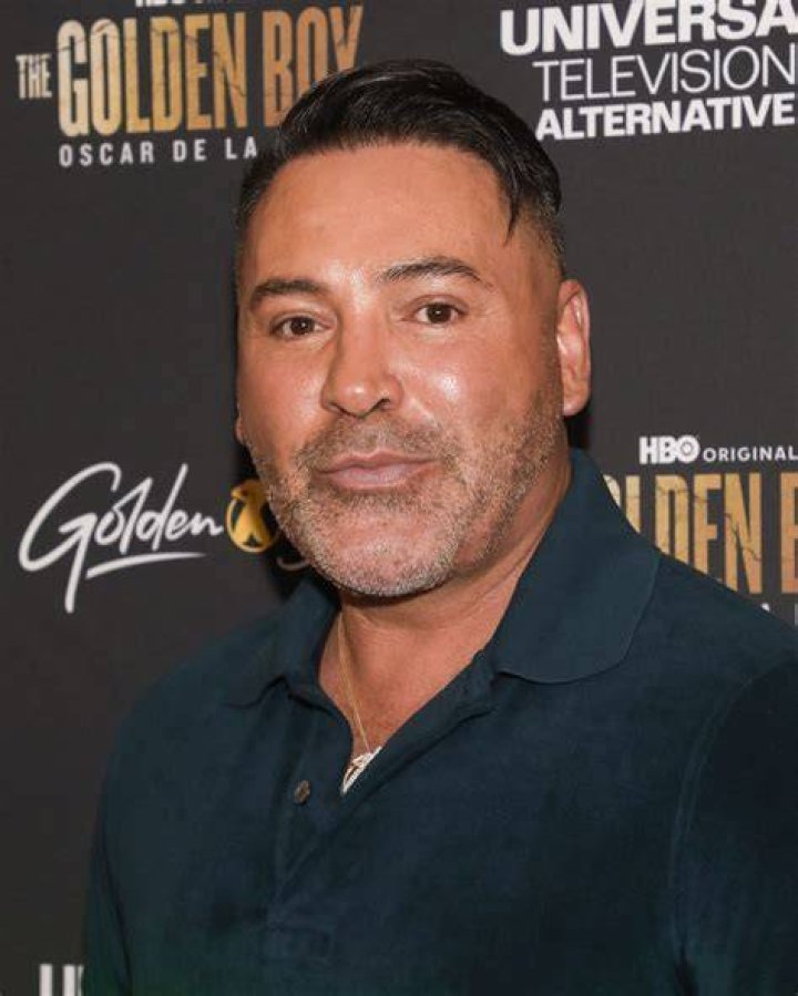 Oscar De La Hoya - From Boxing to Wrestling
