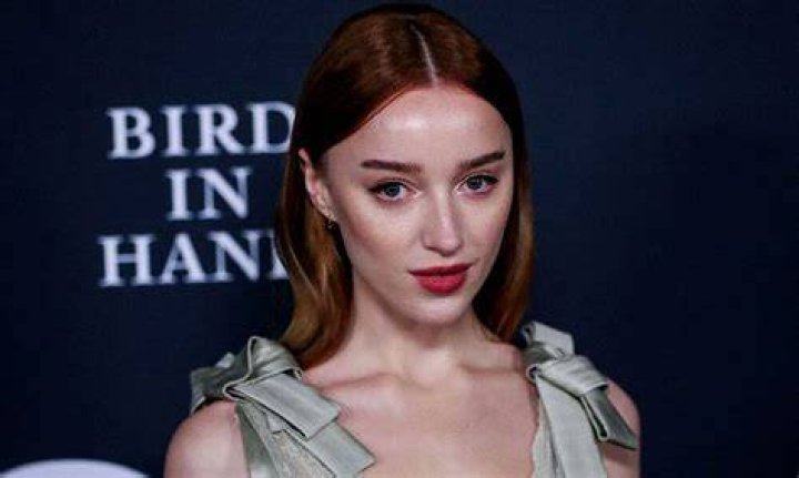 Phoebe Dynevor net worth Phoebe Dynevor net worth