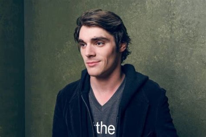 r j mitte net worth