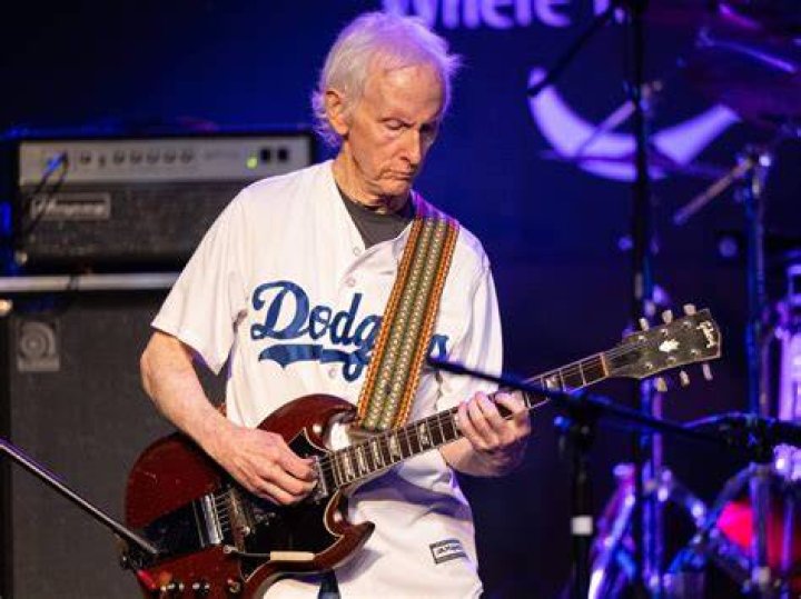 Robby Krieger playing guitar Robby Krieger playing guitar