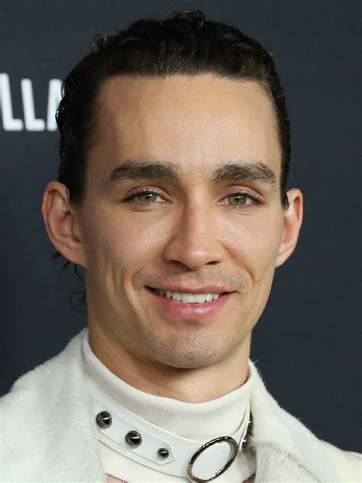 Robert Sheehan Irish Actor