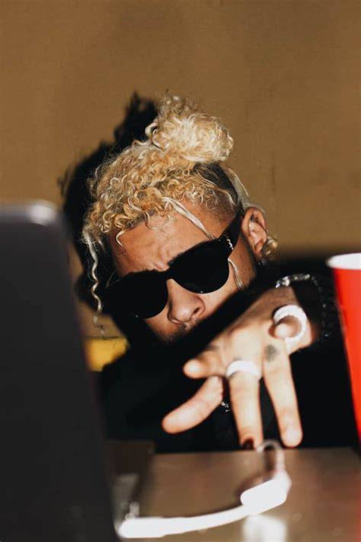 Ronny J On The Beat - Famous Dex - song omg ronny