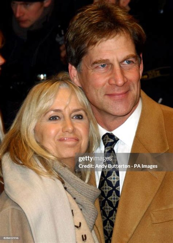 Simon MacCorkindale