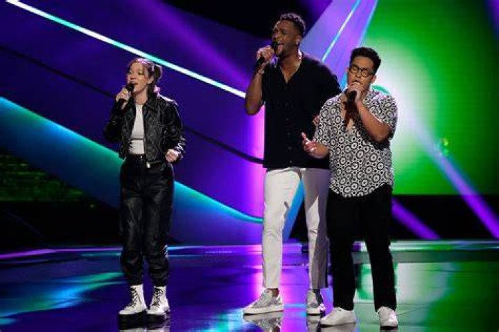 THE VOICE SURPRISE BLIND AUDITION R. KELLY - maxwell songs written by r kelly