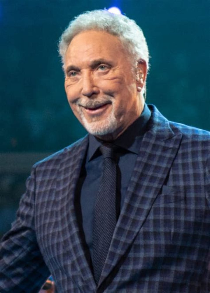 Tom Jones Illness and Health Before Death: Did He Die of Cancer? Tom Jones Illness