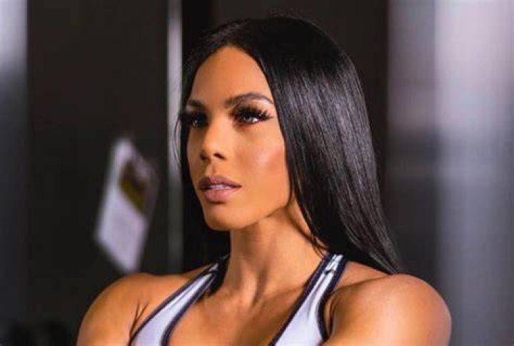 Yarishna Ayala Height